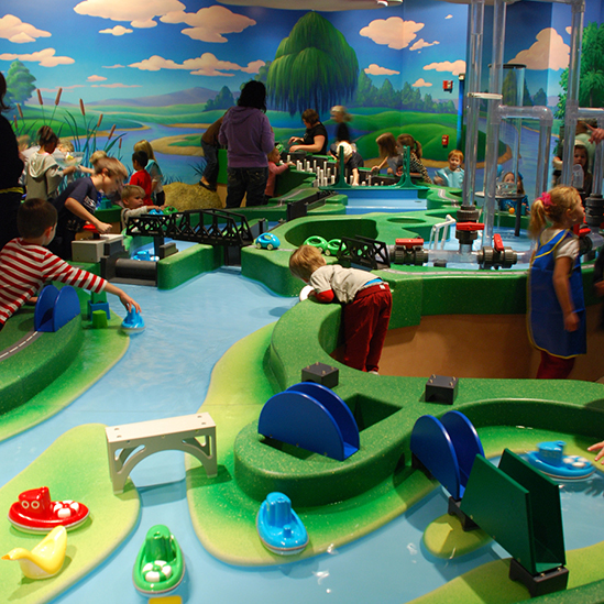 children playing with the Bettendorf water table